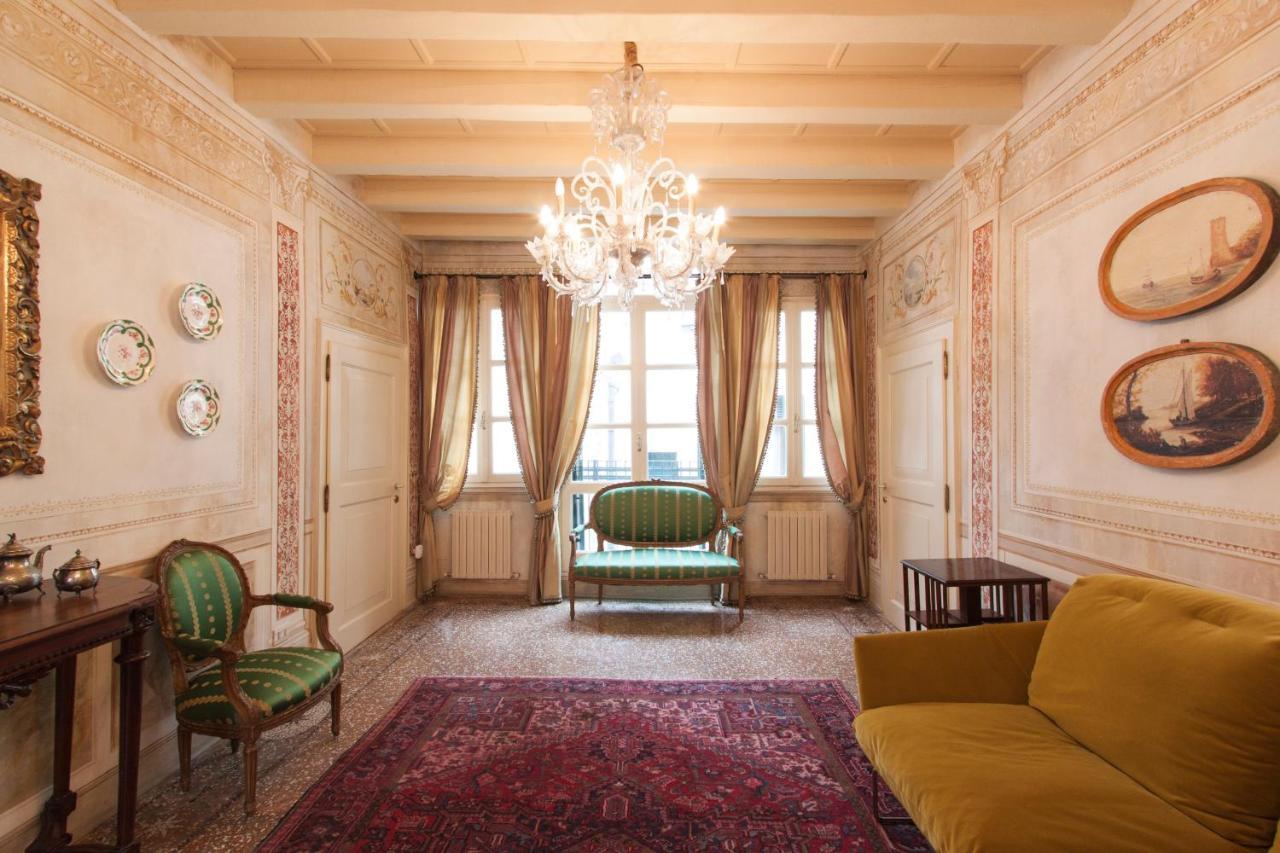 Explore Venice From A Sophisticated Hideaway In San Polo Eksteriør bilde