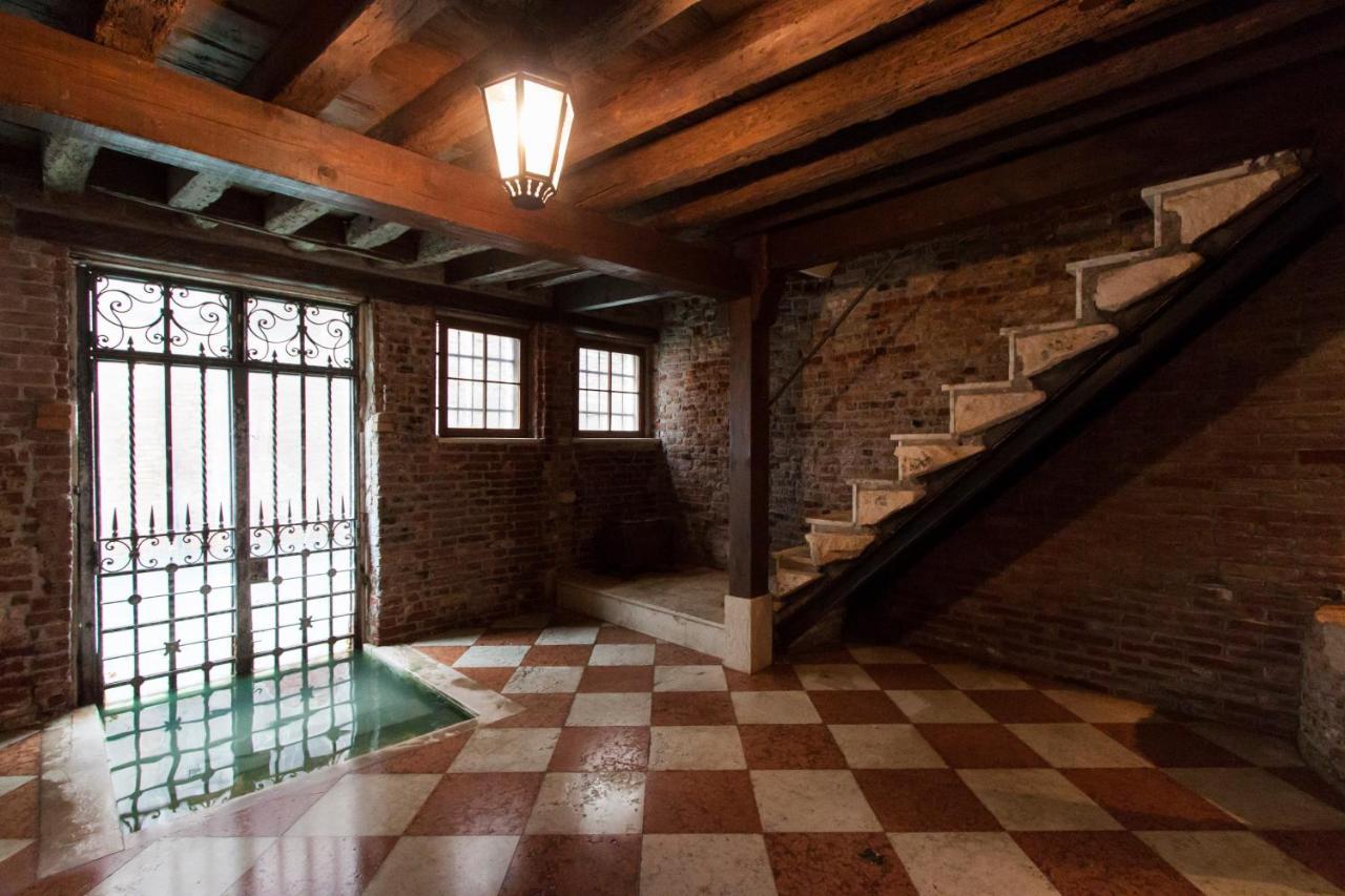 Explore Venice From A Sophisticated Hideaway In San Polo Eksteriør bilde