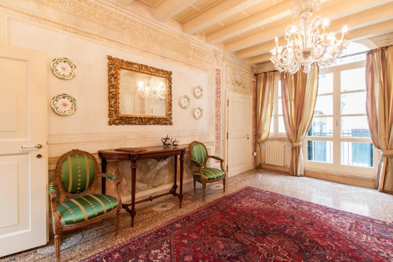 Explore Venice From A Sophisticated Hideaway In San Polo Eksteriør bilde