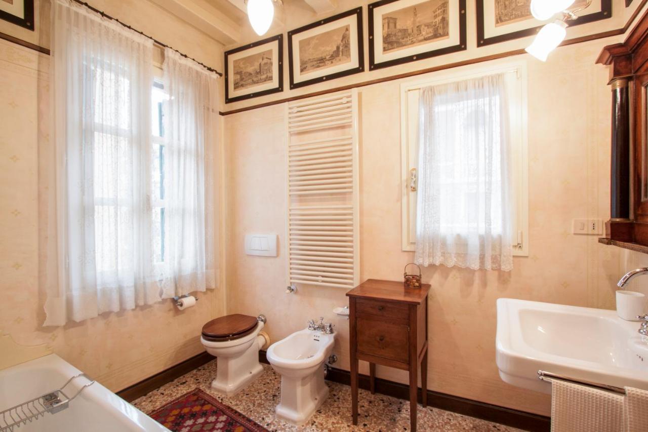 Explore Venice From A Sophisticated Hideaway In San Polo Eksteriør bilde