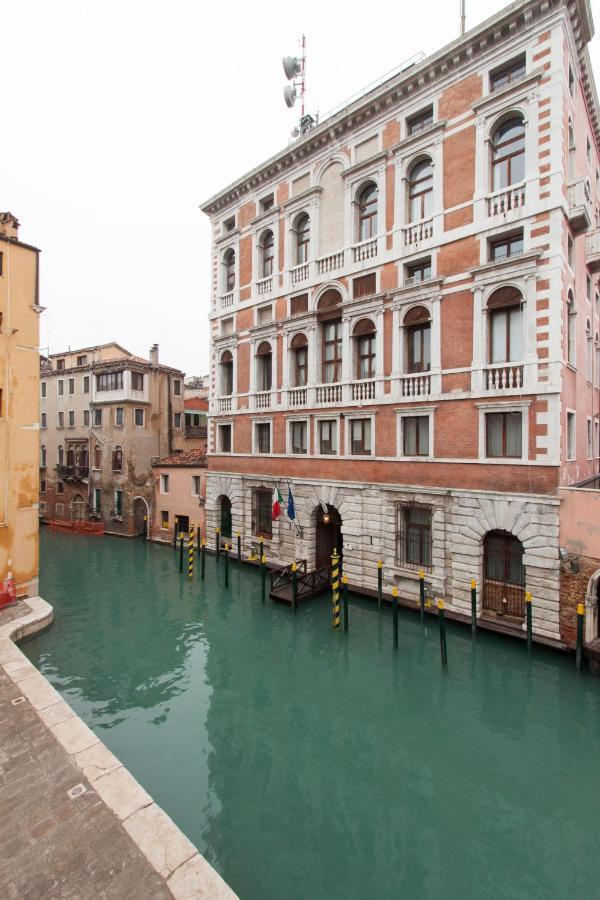 Explore Venice From A Sophisticated Hideaway In San Polo Eksteriør bilde