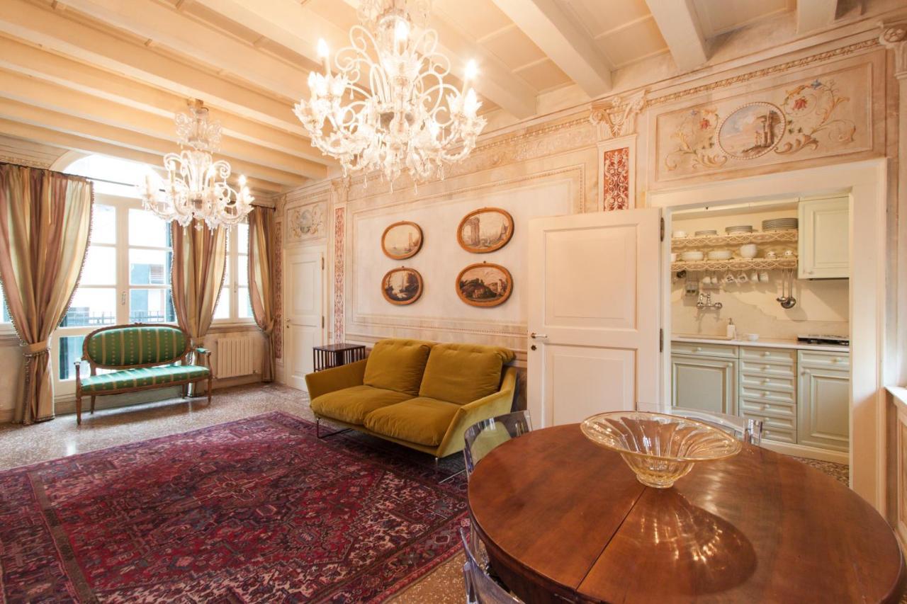 Explore Venice From A Sophisticated Hideaway In San Polo Eksteriør bilde