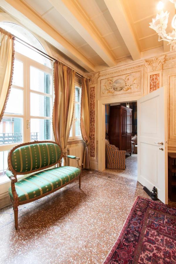 Explore Venice From A Sophisticated Hideaway In San Polo Eksteriør bilde